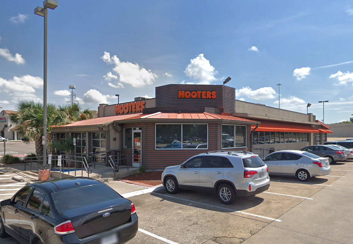 Hooters