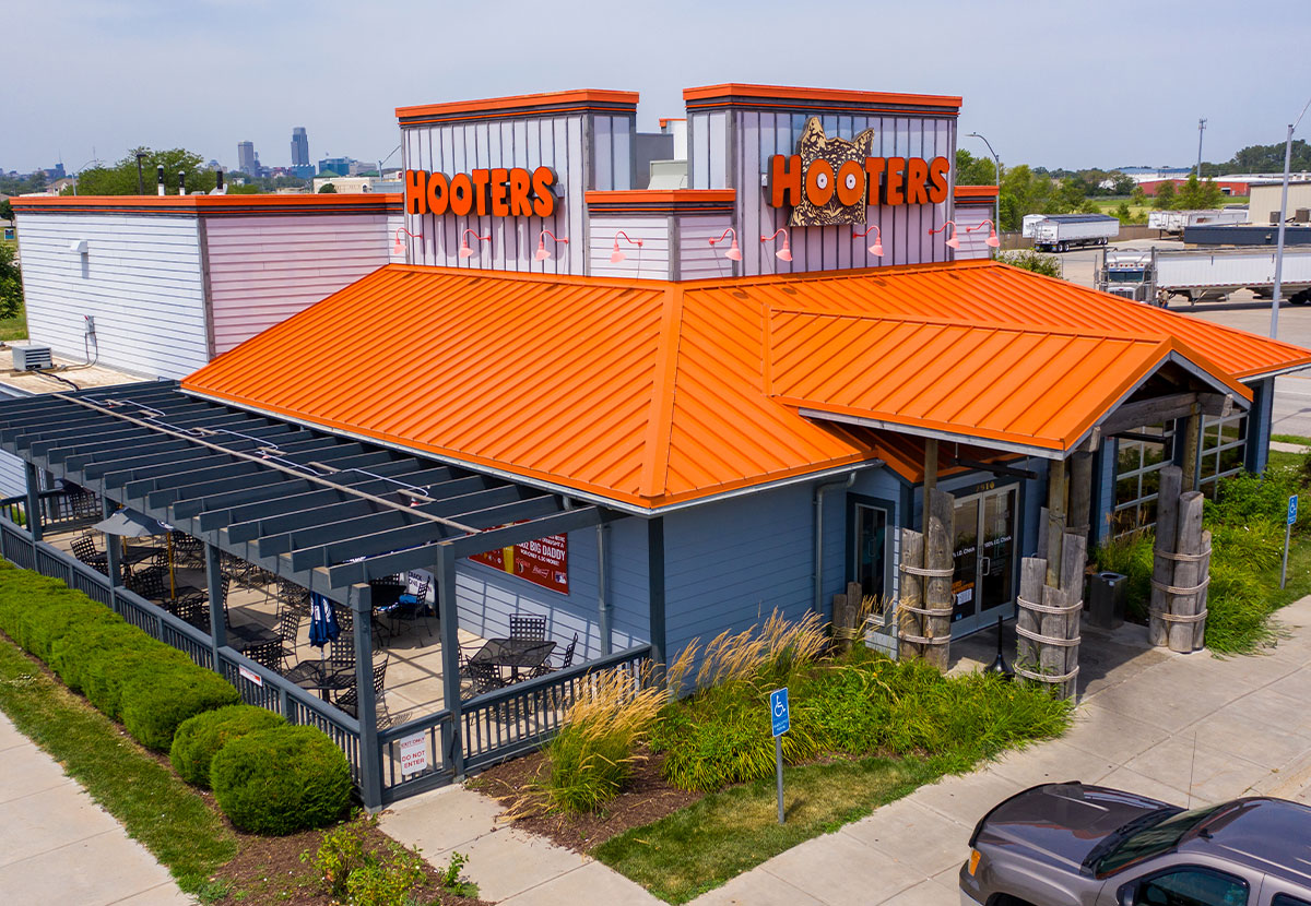 Hooters
