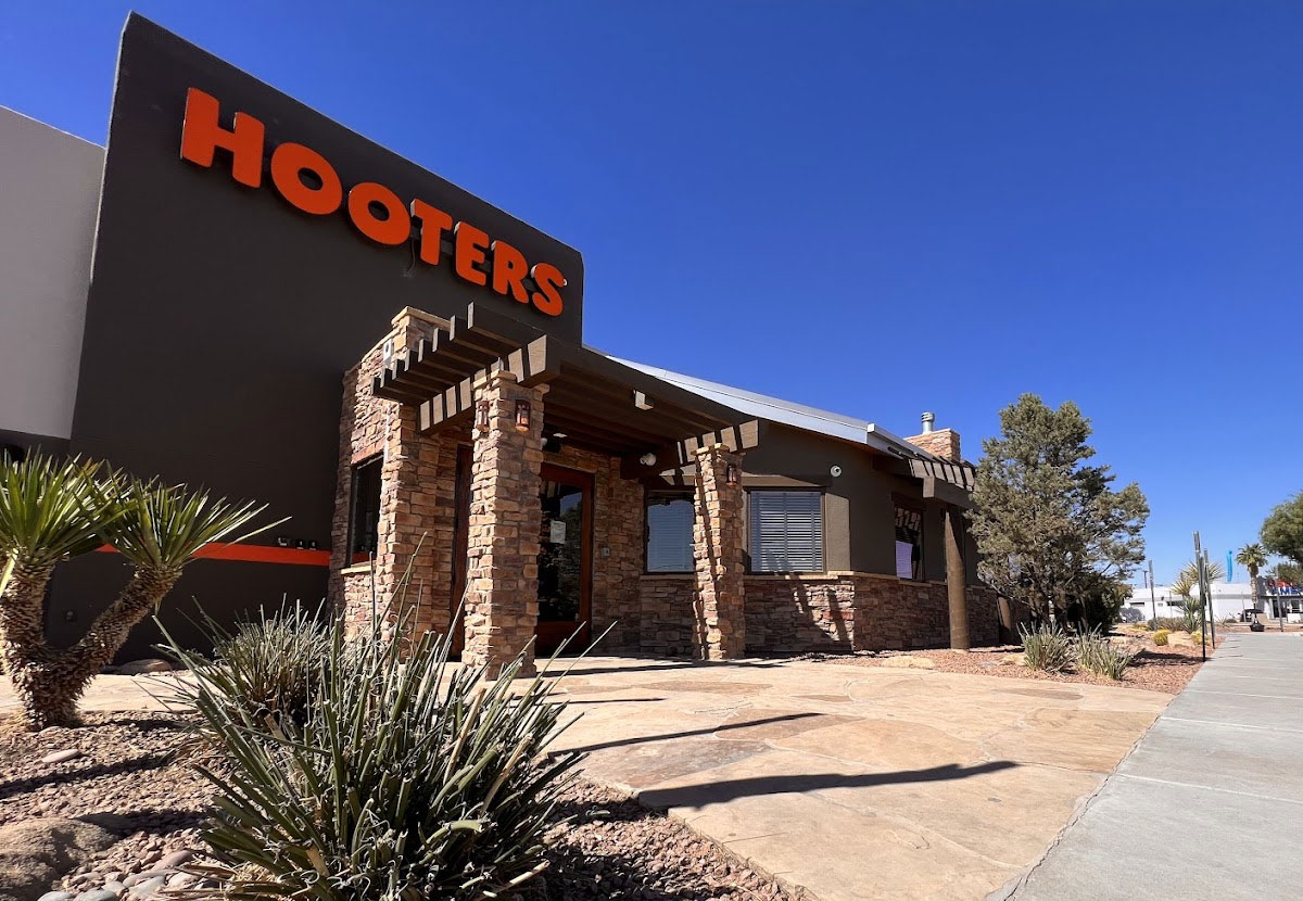 Hooters
