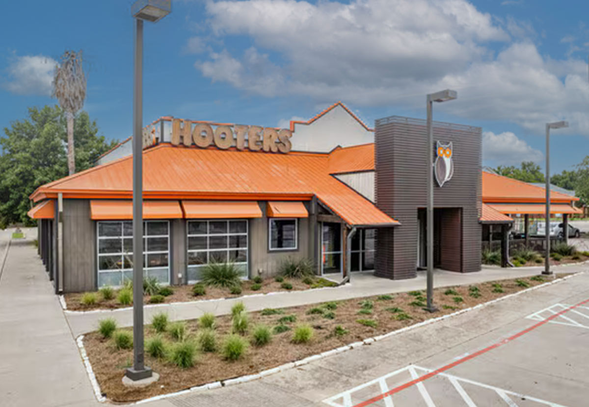 Vacant Hooters